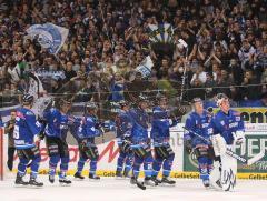 DEL - ERC Ingolstadt - Hamburg Freezers - Fans Jubel Sieg Fahnen