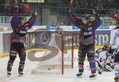 DEL - ERC Ingolstadt - Kassel Huskies - Tor Rick Girard jubelt und Bob Wren