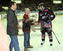 DEL - ERC Ingolstadt - Hannover - Ehrung für Thomas Greilinger - Bester Spieler der DEL