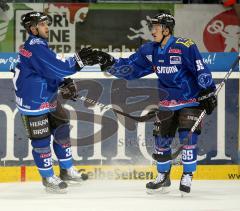 DEL - ERC Ingolstadt - Iserlohn Roosters - Thomas Greilinger Tor Jubel mit Stephan Daschner