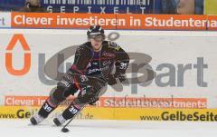 DEL - ERC Ingolstadt - Kassel Huskies - Thomas Greilinger sicher am Puck