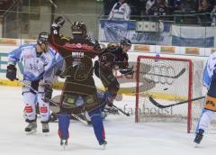 DEL - ERC Ingolstadt - Straubing Tigers - Tor, Bob Wren kuckt dem Puck nach