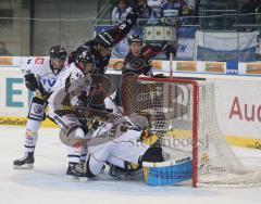 DEL - ERC Ingolstadt - Krefeld Pinguine - Goalie greift nach hinten. Der neue Ben Clymer trifft zum 1:0