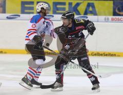 Vorbereitung - ERC Ingolstadt - Nürnberg Icetigers - 3:1 - Glen Goddall im Zweikampf