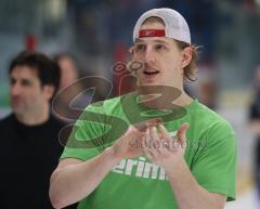 DEL - ERC Ingolstadt - Iserlohn Roosters - Tim Hambly auf der Ehrenrunde