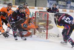 DEL - ERC Ingolstadt - Wolfsburg - Der Goalie kann gerade noch halten, Auflage Thomas Greilinger und Tylor Bouck zieht ab