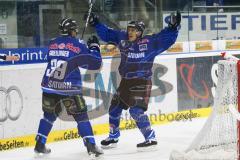 ERC Ingolstadt - Frankfurt Lions - Thomas Greilinger und Rick Girard beim Torjubel.