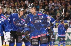 DEL - ERC Ingolstadt - Hamburg Freezers - Fans Jubel Sieg Fahnen Jakub Ficenec Mannschaft