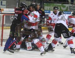 DEL - ERC Ingolstadt - Kölner Haie 6:3 - Schlägerei vor dem Kölner Tor mit Bob Wren