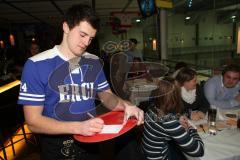 ERC Ingolstadt - 2. Pantherdinner für Fans - Bedienung Patrick Buzas