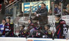 DEL - ERC Ingolstadt - Krefeld Pinguine - 2:7 - Trainerbank Greg Thomson regt sich auf