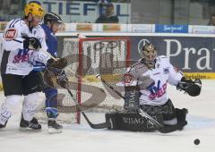 DEL - ERC Ingolstadt - Frankfurt Lions - Playoff - Carl Corazzini kommt nicht ans Tor zu Ian Gordon