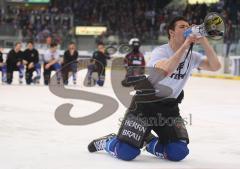 DEL - ERC Ingolstadt - Frankfurt Lions Sieg im Viertelfinale - Stephan Daschner feuert die Fans an