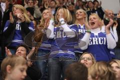 DEL - ERC Ingolstadt - Frankfurt Lions - Playoff - Fans Jubel Spielerfrauen