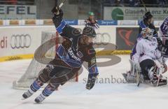 DEL - ERC Ingolstadt - Adler Mannheim - 2:3 durch Matt Hussey, Tim Hambly reisst die Arme hoch