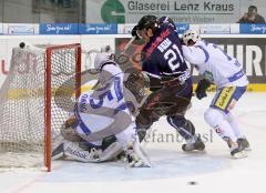 DEL - ERC Ingolstadt - EHC München - Patrick Buzas trifft den Puck am Tor nicht