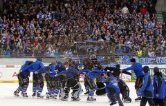 DEL - ERC Ingolstadt - DEG Metro Stars - Fans Jubel Fahnen Tanz