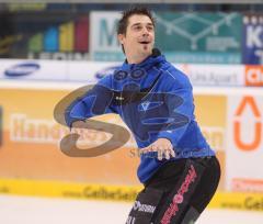 DEL - ERC Ingolstadt - Hannover Scorpions 7:2 - Bruno St. Jacques tanzt für die Fans Breakdance