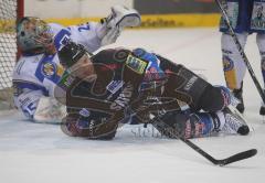 DEL - ERC Ingolstadt - EHC München 2:3 - Petr Fical am Boden