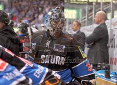 DEL - ERC Ingolstadt - Adler Mannheim - Torwart Ian Gordon ghet schon 5 Minuten vor Schluß vom Eis