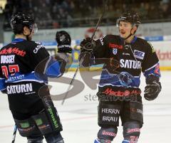 DEL - ERC Ingolstadt - DEG Metro Stars - Tor Patrick Buzas Jubel mit Matt Hussey