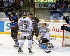 DEL - ERC Ingolstadt - Krefeld - Tor durch Jakub Ficenec, Rick Girard und Joe Motzko jubeln