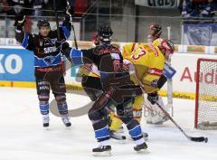 DEL - ERC Ingolstadt - DEG Metro Stars - Tor Jubel Wyatt Smith und Bob Wren