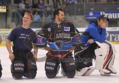 DEL - ERC Ingolstadt - Hannover Scorpions 7:2 - Christop Gawlik Stephan Retzer und Ian Gordon warten auf die Fans