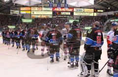 DEL - Playoff - ERC Ingolstadt - Eisbären Berlin 1:4 - Die Teams geben sich die Hand