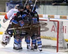 DEL - ERC Ingolstadt - Eisbären Berlin Playoff - Tor Ausgelich durch Thomas Greilinger, wird richtig zerdrückt