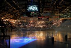 DEL - Playoff - ERC Ingolstadt - Eisbären Berlin 1:4 - Fans Jubel Lichtermeer vor dem Spiel - Saturn Arena