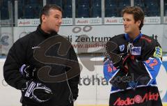 DEL - ERC Ingolstadt - Erstes Training - Trainer Greg Thomson mit Colin Forbes