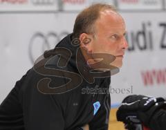 DEL - ERC Ingolstadt - Erstes Training - Jimi Boni an der Bande