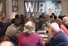 ERC Fanstammtisch in der Panther Sportsbar am 25.01.2011 - Trainer Rich Chernomaz, Rudi Hofweber und Jürgen Arnold stellen sich den Fragen der Fans