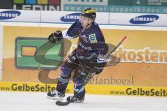 DEL - ERC Ingolstadt - DEG Düsseldorf - Luciano Aquino stürmt zum Tor und wird gefoult, dafür gab es Penalty 2:0 durch Luciano Aquino