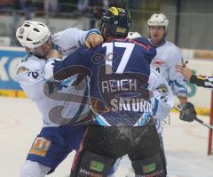 ERC Ingolstadt - EHC München - Jeremy Reich Schlägerei mit Stephane Julien