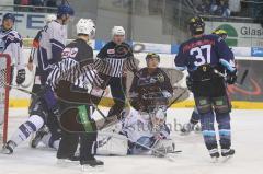 DEL - ERC Ingolstadt - Hamburg Freezers - Tor durch Rick Girard im Gewühl.