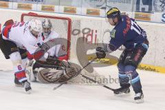 DEL - ERC Ingolstadt - Nürnberg Ice Tigers - Jeremy Reich umfährt das Tor