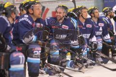 DEL - ERC Ingolstadt - Augsburg Panther - Chris Heldauf den Knien vor den Fans Sieg