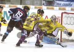 ERC Ingolstadt - Krefeld Pinguine - Joe Motzko scheitert am Goalie