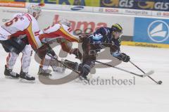 DEL - ERC Ingolstadt - DEG Düsseldorf - Luciano Aquino stürmt zum Tor und wird gefoult, dafür gab es Penalty 2:0 durch Luciano Aquino