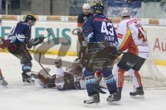 DEL - ERC Ingolstadt - DEG Düsseldorf - links Tor Luciano Aquino trifft zum 1:0 rechts Derek Hahn