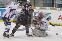 DEL - ERC Ingolstadt - Adler Mannheim - Christoph Gawlik knapp am Tor