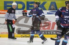 DEL - ERC Ingolstadt - DEG Düsseldorf - links Tor Luciano Aquino trifft zum 1:0 Jubel