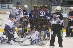 DEL - ERC Ingolstadt - Hamburg Freezers - Tor durch Rick Girard im Gewühl.