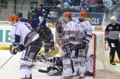 DEL - ERC Ingolstadt - Iserlohn Roosters - Michel Periard trifft zum 3:2 Sieg. Hinten jubelt Gawlik und Kris Sparre