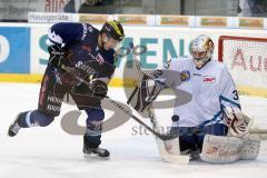 ERC Ingolstadt - EHC München - Luciano Aquino am Tor