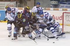 DEL - ERC Ingolstadt - Hamburg Freezers - Gedränge vor dem Hamburger Tor, Rick Girard Kris Sparre und Jared Ross