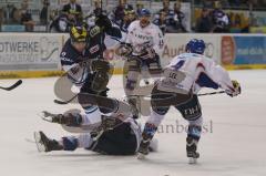 DEL - ERC Ingolstadt - Adler Mannheim - Playoff - 1.Halbfinale - Ausverkaufte Saturn Arena-Jared Ross lässt zwei Gegenspieler aussteigen