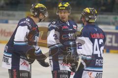 DEL - ERC Ingolstadt - DEG Düsseldorf Metro Stars . Playoff - Viertelfinale - Thomas Greilinger gibt Anweisungen zu Jared Ross